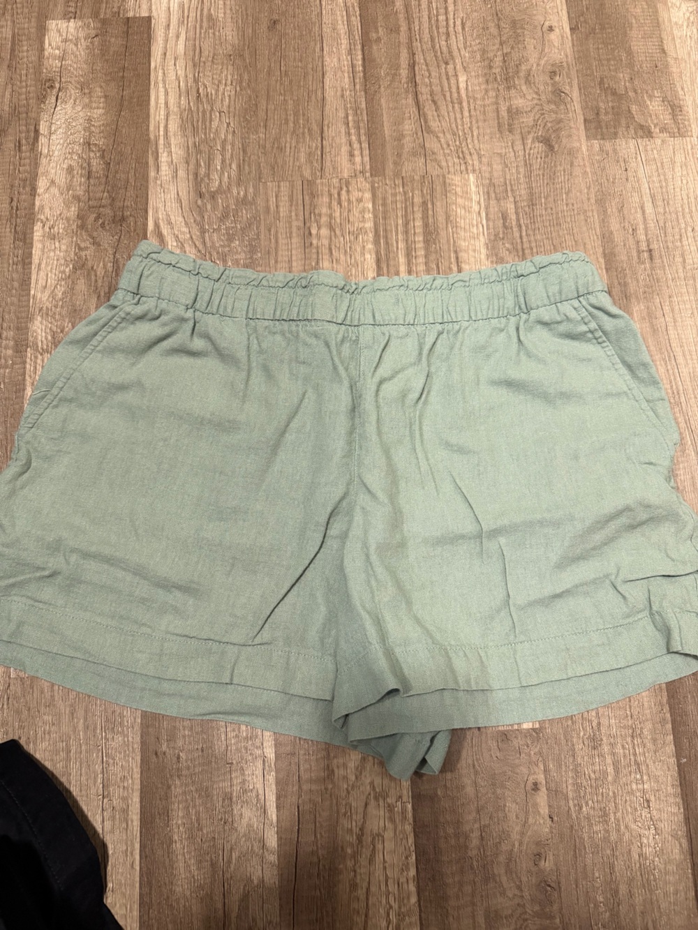GAP Light Sage High-Waist Elastic-Waist Shorts